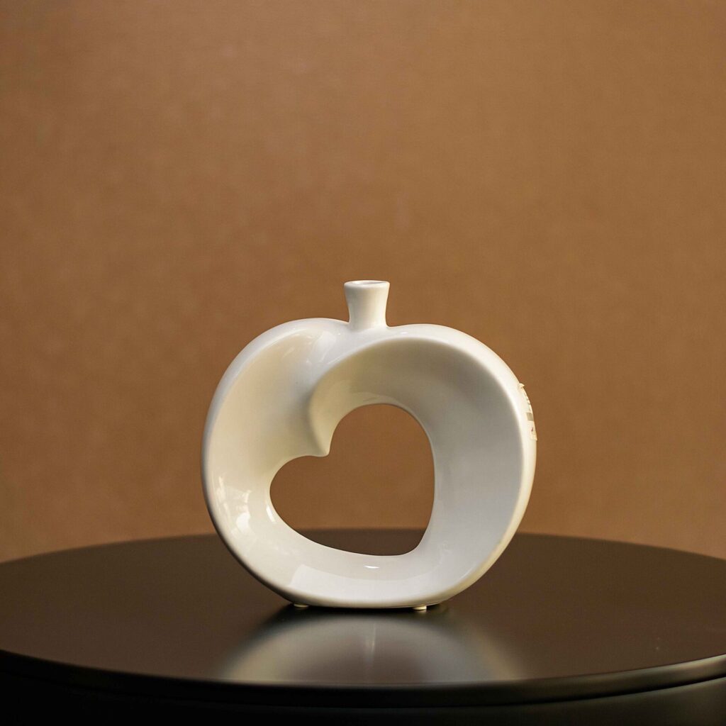 heart-shape-vase-908922