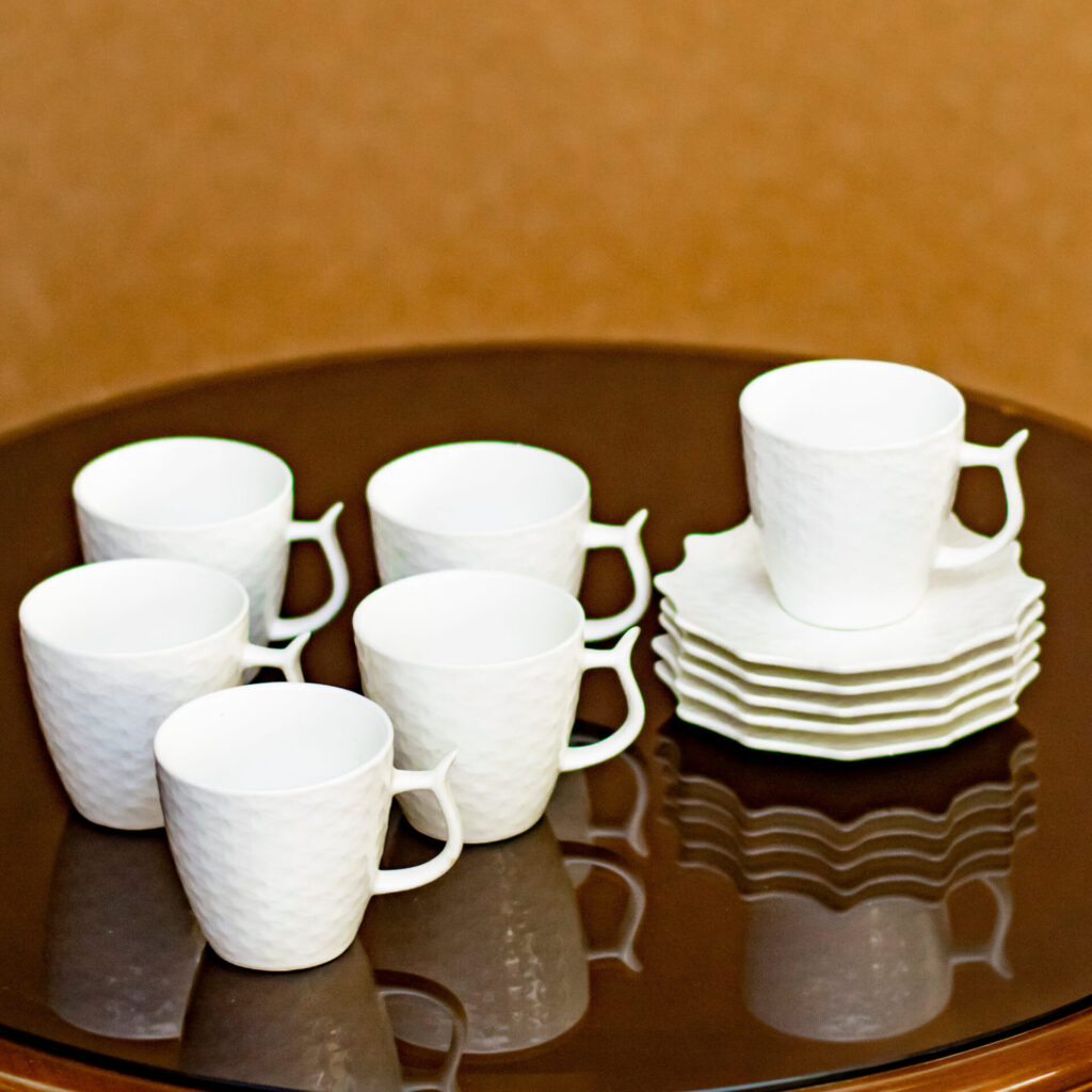 modern-bone-china-tea-cup-set-706834